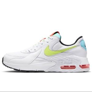 NIKE WOMENS AIR MAX EXCEE SNEAKER - WHITE